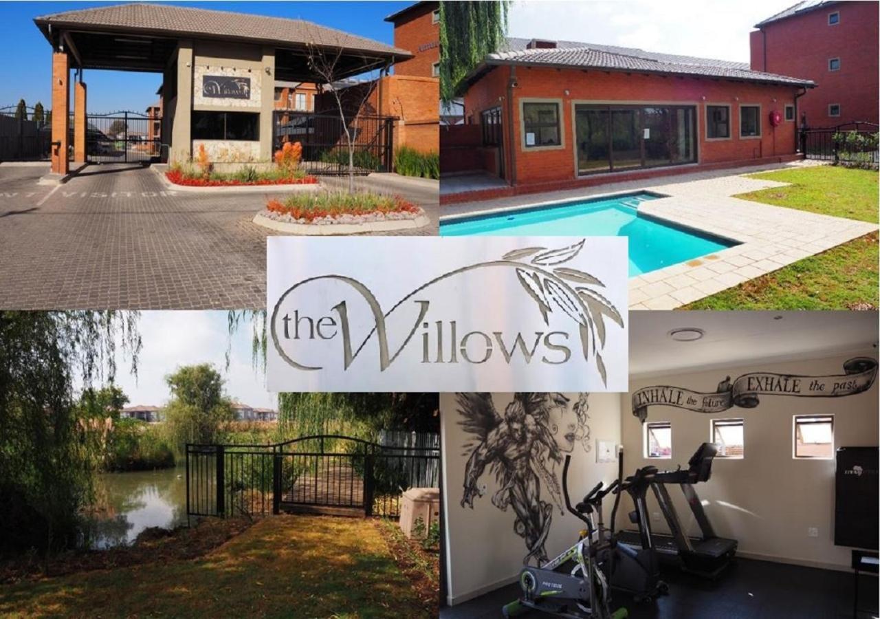 Or Tambo Self Catering Apartments, The Willows Boksburg Exteriör bild