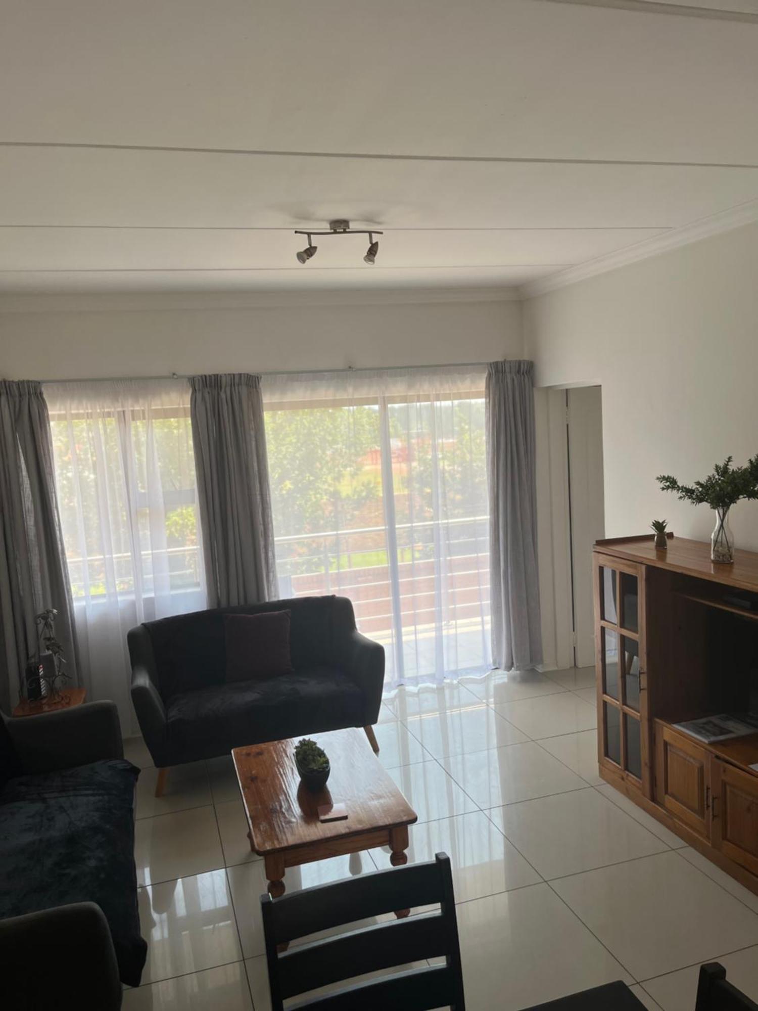 Or Tambo Self Catering Apartments, The Willows Boksburg Exteriör bild