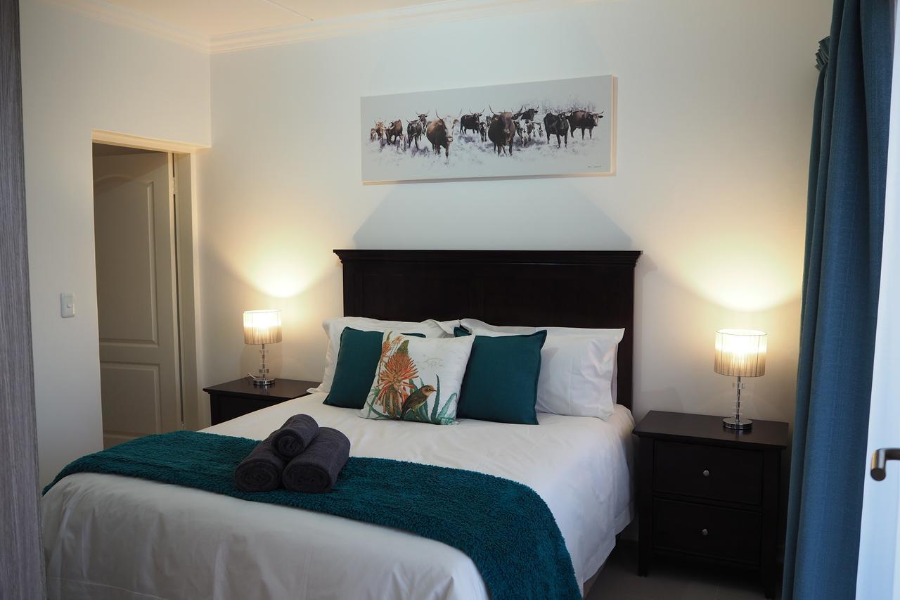 Or Tambo Self Catering Apartments, The Willows Boksburg Exteriör bild
