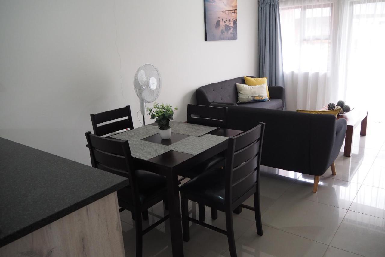 Or Tambo Self Catering Apartments, The Willows Boksburg Exteriör bild
