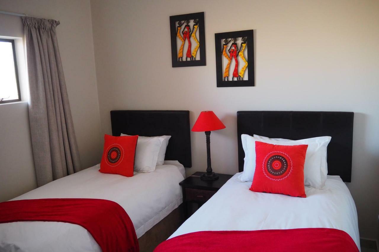 Or Tambo Self Catering Apartments, The Willows Boksburg Exteriör bild