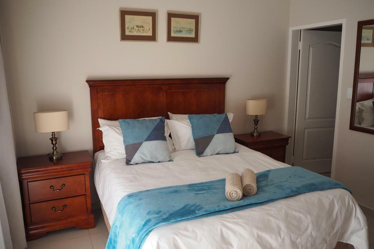 Or Tambo Self Catering Apartments, The Willows Boksburg Exteriör bild